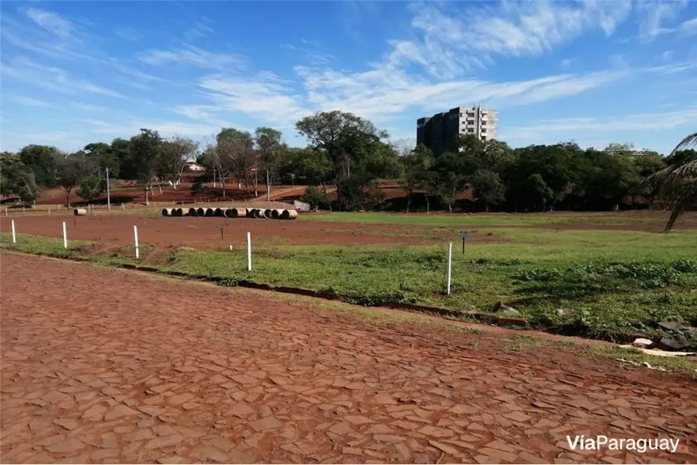 Terreno de esquina à venda em Cambyretá, Itapúa