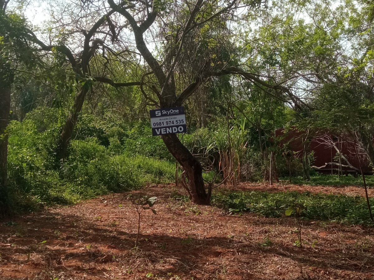 Corner lot for sale in Cañada Garay, Luque