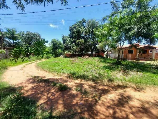 Terreno de esquina à venda em Cañada Garay, Luque