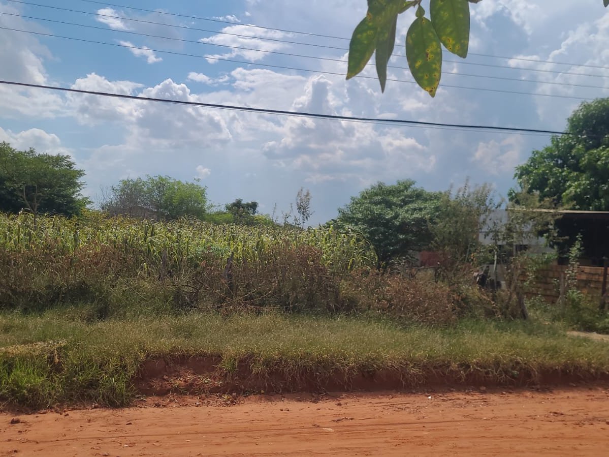 Terreno en esquina en venta en Capiatá, Barrio C — 360 m²