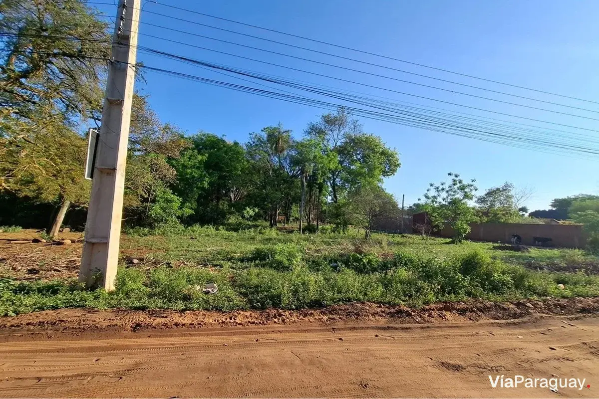 Terreno em esquina à venda em Itapuamí I, Luque