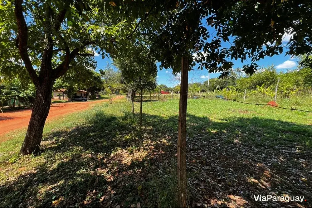 Terreno de esquina à venda em Itauguá, Central