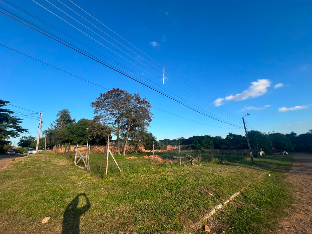 Corner Land for Sale in Jhugua de Seda, Luque
