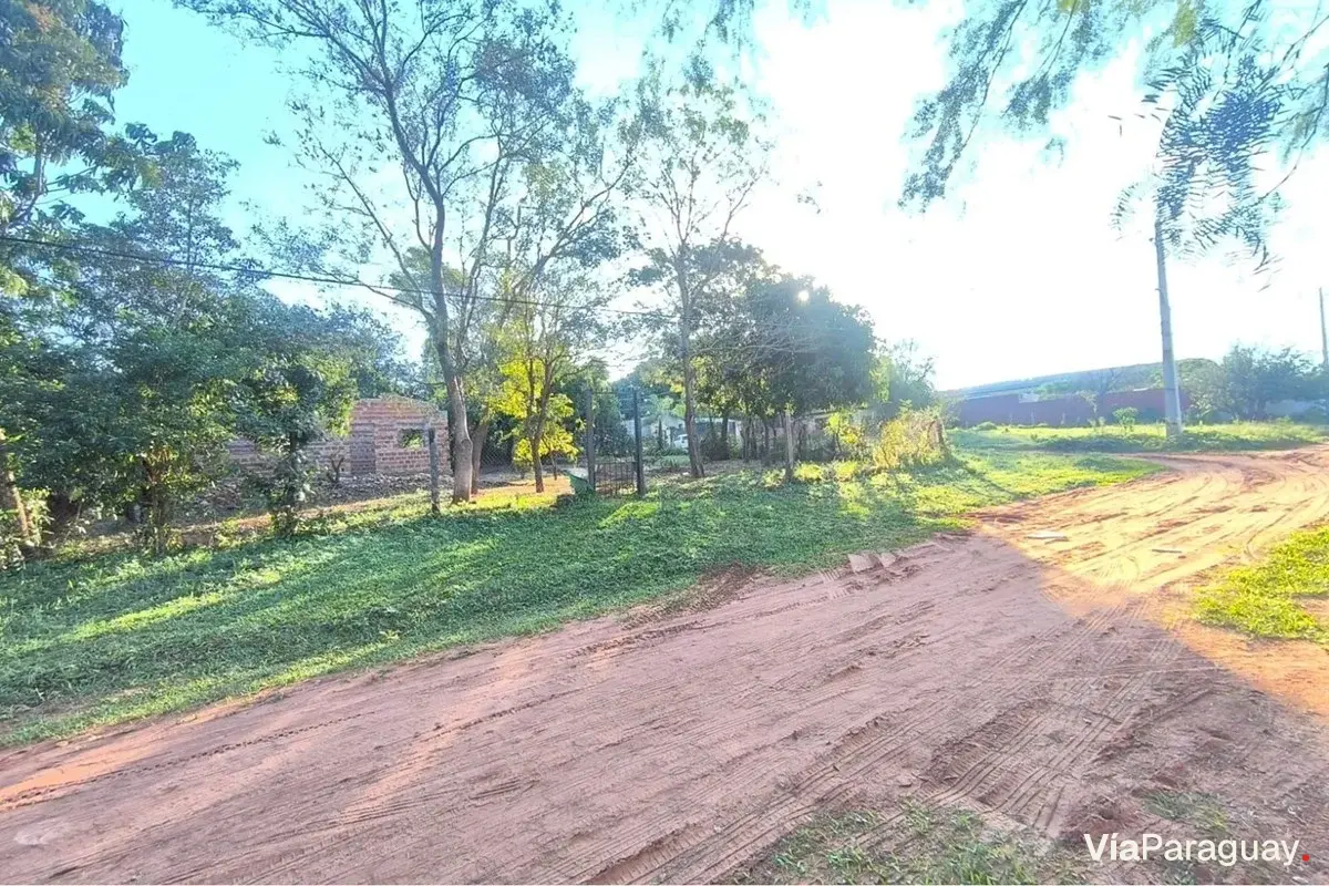 Terreno en esquina en venta en Loma Guazú, Caacupé