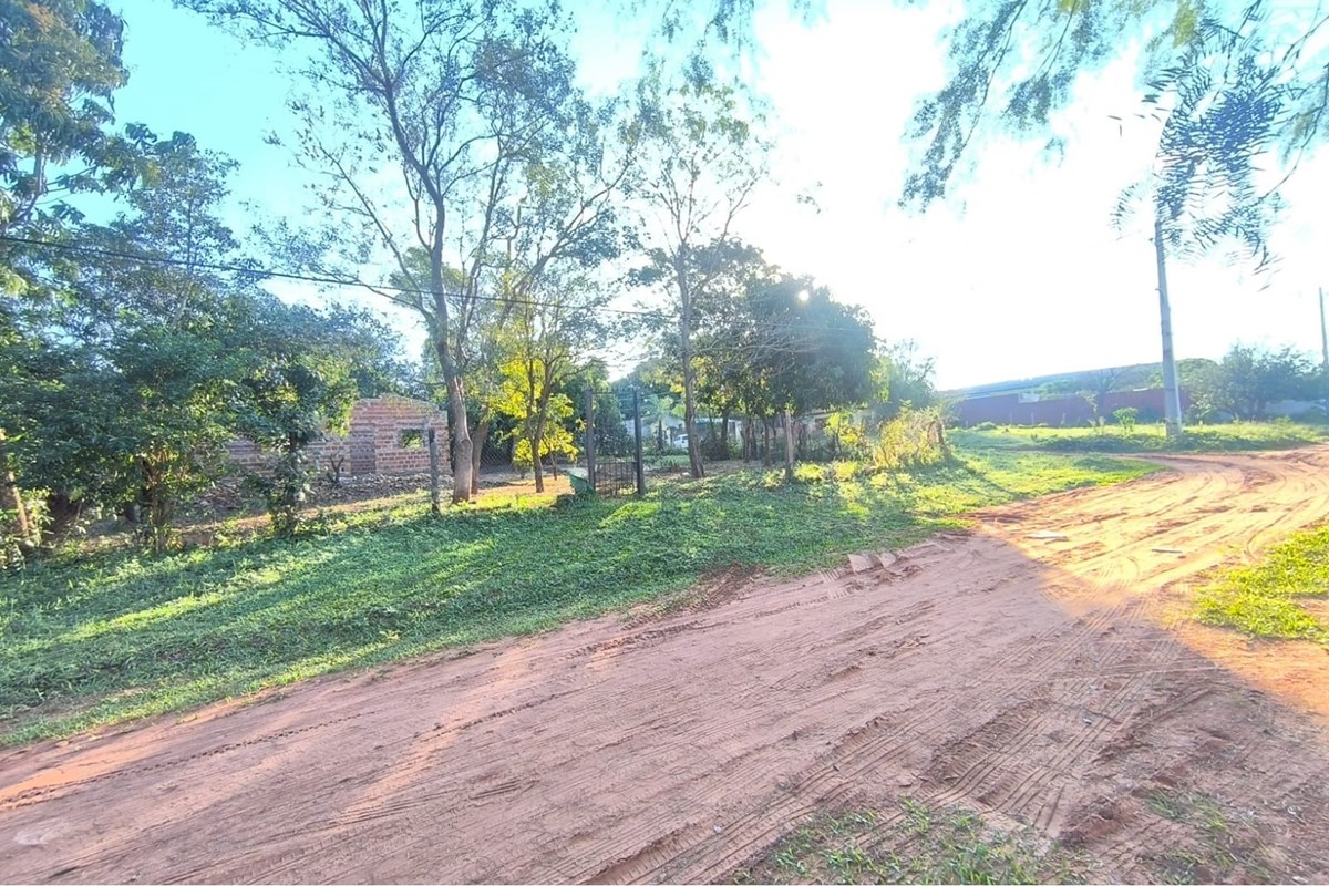 Corner lot for sale in Loma Guazú, Caacupé