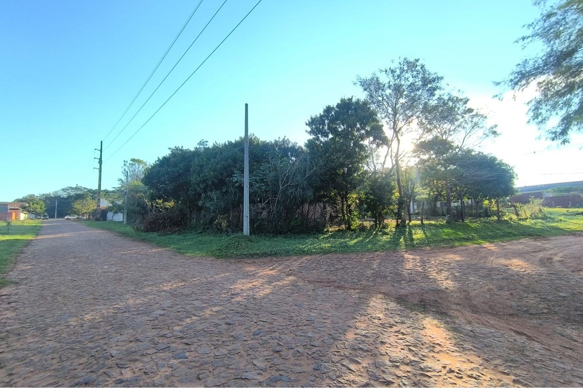Corner lot for sale in Loma Guazú, Caacupé
