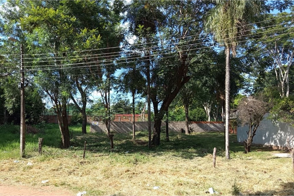 Terreno de esquina à venda em Ñemby, Caaguazú