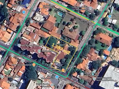Terreno en esquina en venta en Recoleta, Asunción – 1.387 m²