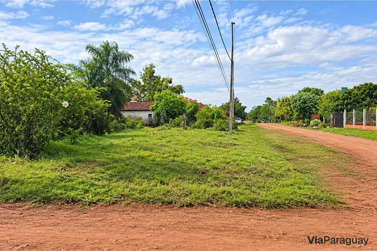 Corner lot for sale in San Antonio Ypecurú