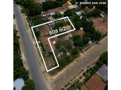 Terreno de esquina à venda em San Lorenzo, 808 m²