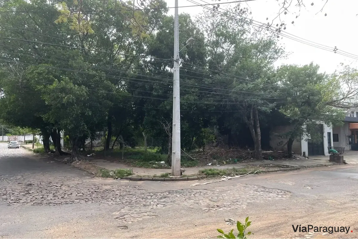 Corner lot for sale in Santa Librada, Asunción
