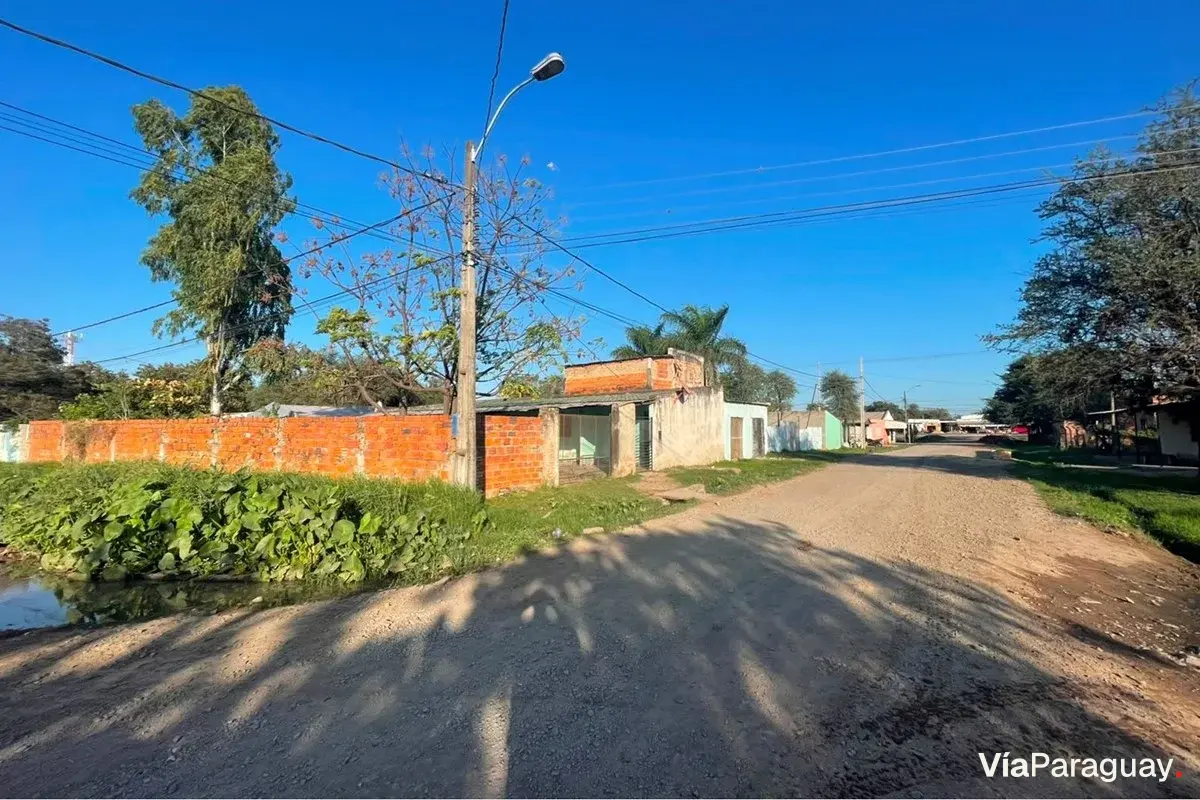 Terreno de esquina à venda em Villa Hayes
