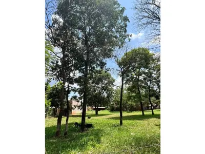 Terreno de esquina à venda em Ycuá Duré, Luque