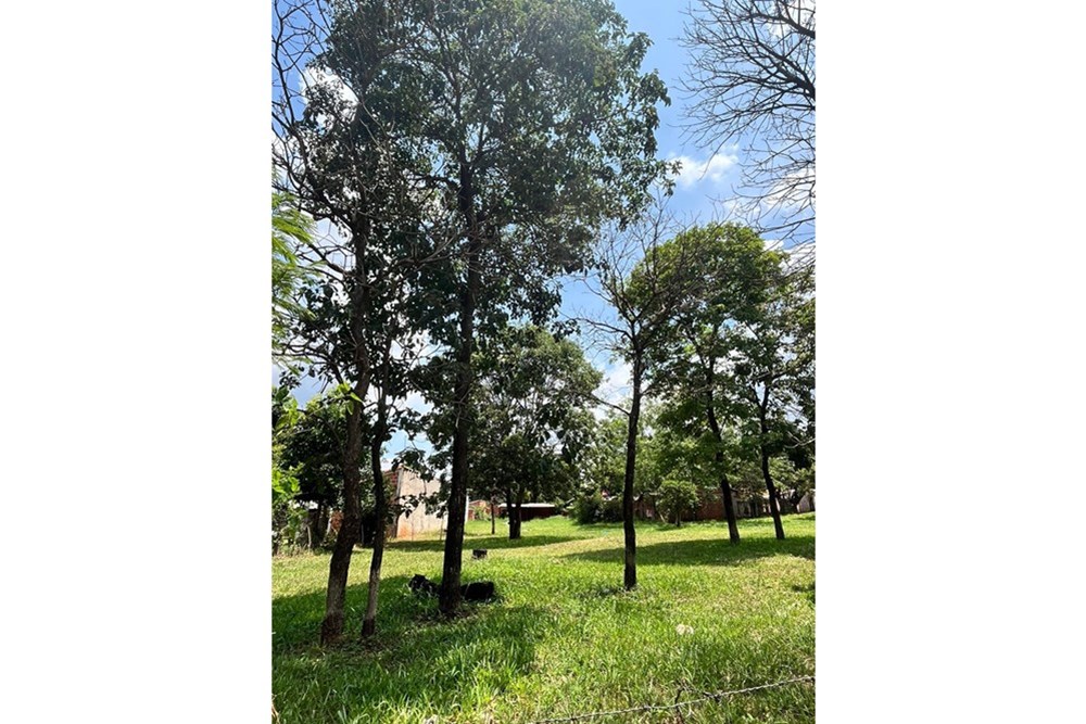 Terreno en esquina en venta en Ycuá Duré, Luque