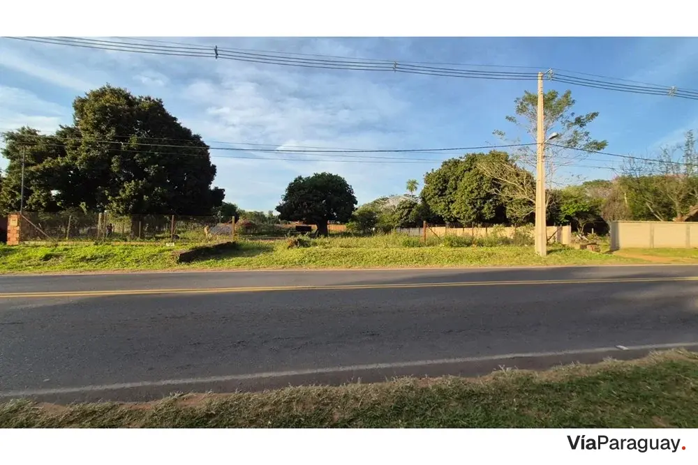 Terreno de esquina à venda em Ypané, Central