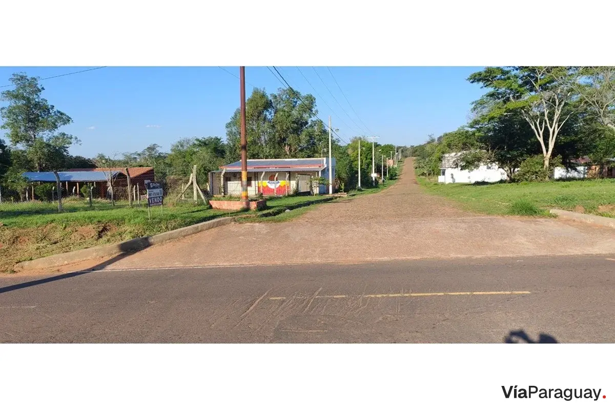 Terreno à venda com arroio em Patiño, Itauguá
