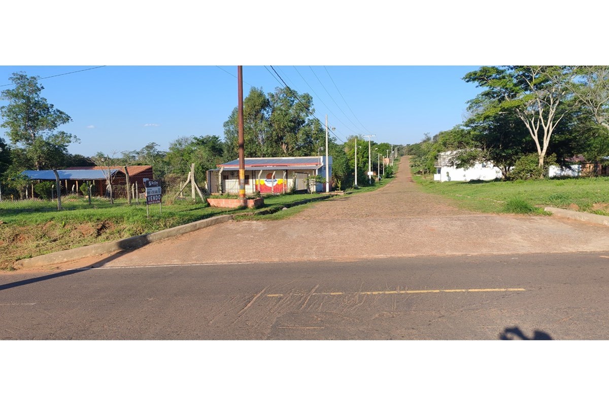 Terreno à venda com arroio em Patiño, Itauguá
