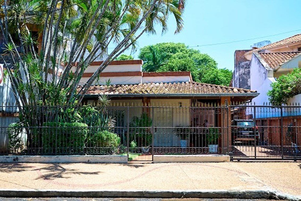 Land for sale with house to demolish or renovate in Ycuá Satí