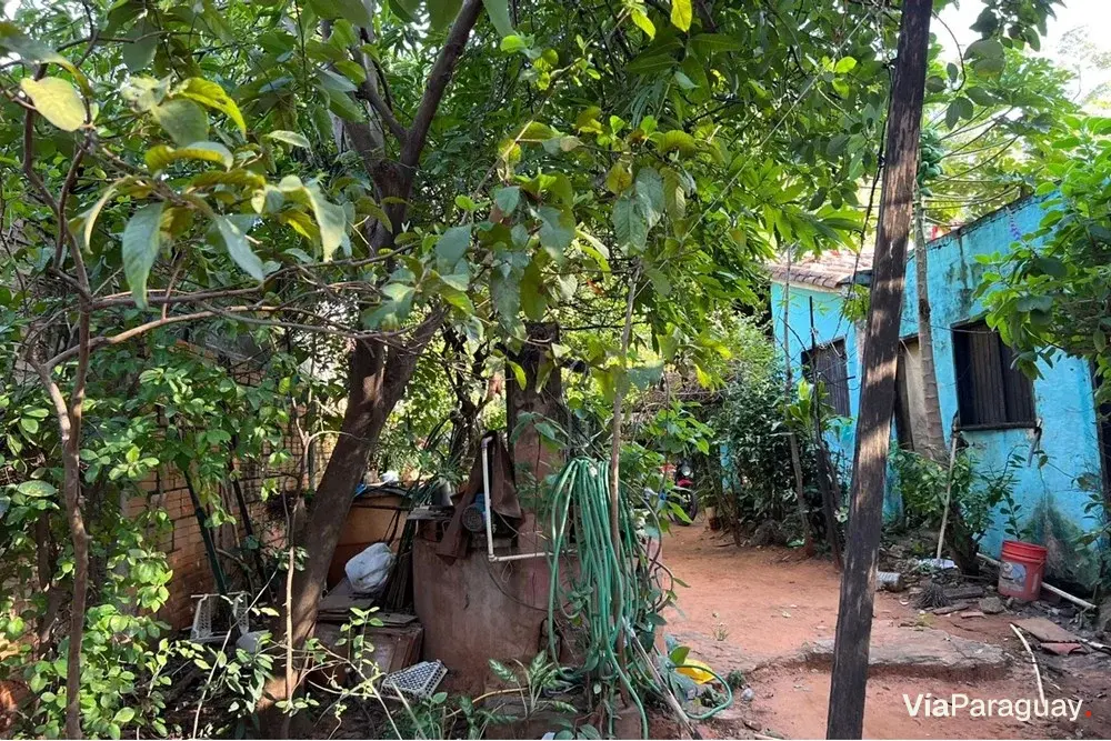 Terreno à venda com casa para reformar em María Auxiliadora