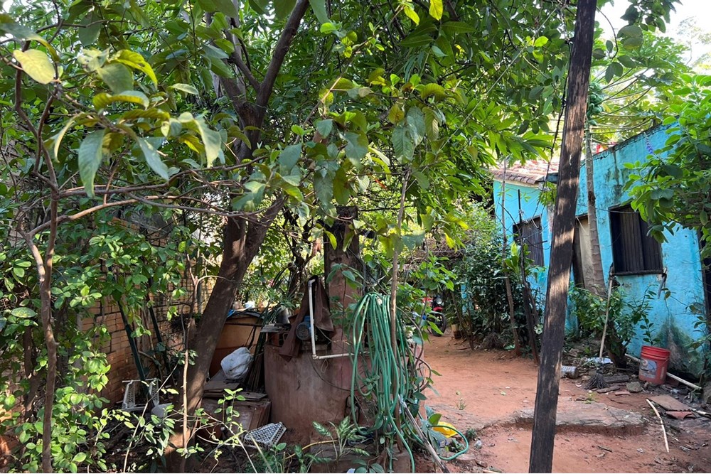 Terreno à venda com casa para reformar em María Auxiliadora