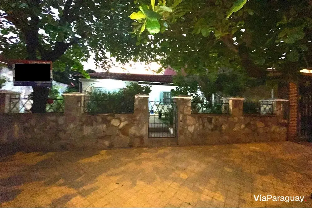 Terreno à venda com casa em Villa Aurelia, Assunção