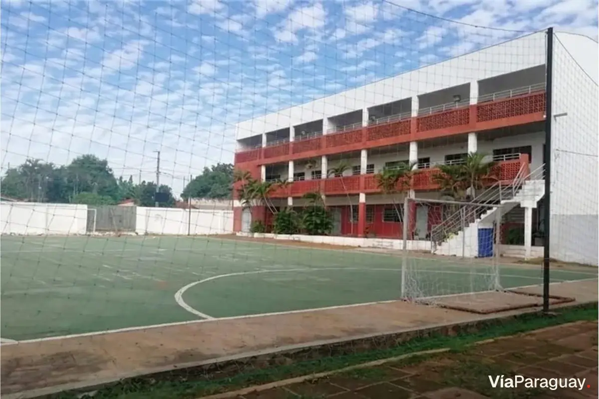 Terreno en venta con edificación en Lucerito, San Lorenzo