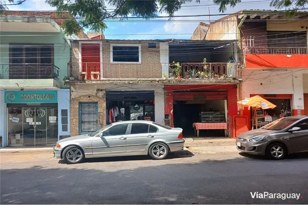 Land for sale with income-producing building in Vista Alegre