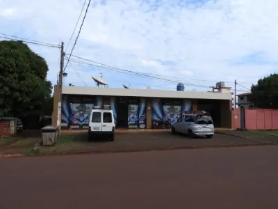 Terreno en venta con estructura comercial en Hernandarias, Alto Paraná