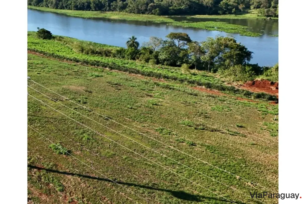Terreno en venta con frente al Río Acaray, Km 14