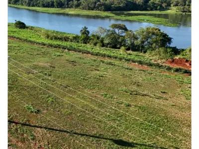 Terreno en venta con frente al Río Acaray, Km 14