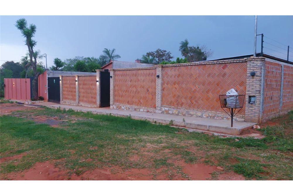 Terreno en venta con galpón en Pindolo, Areguá