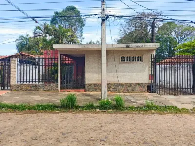 Land for sale with property to renovate in Mariano Roque Alonso