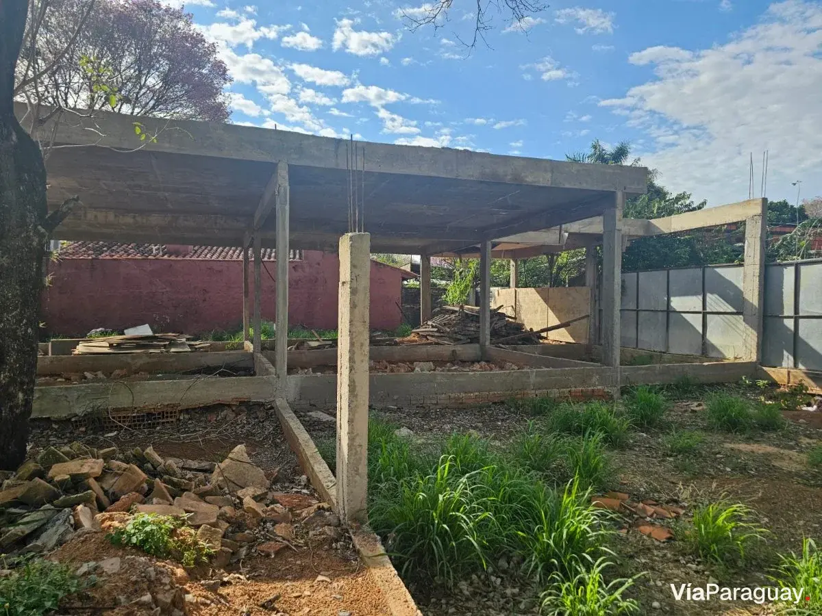 Terreno en venta con proyecto de dúplex en Mora Cué, Luque