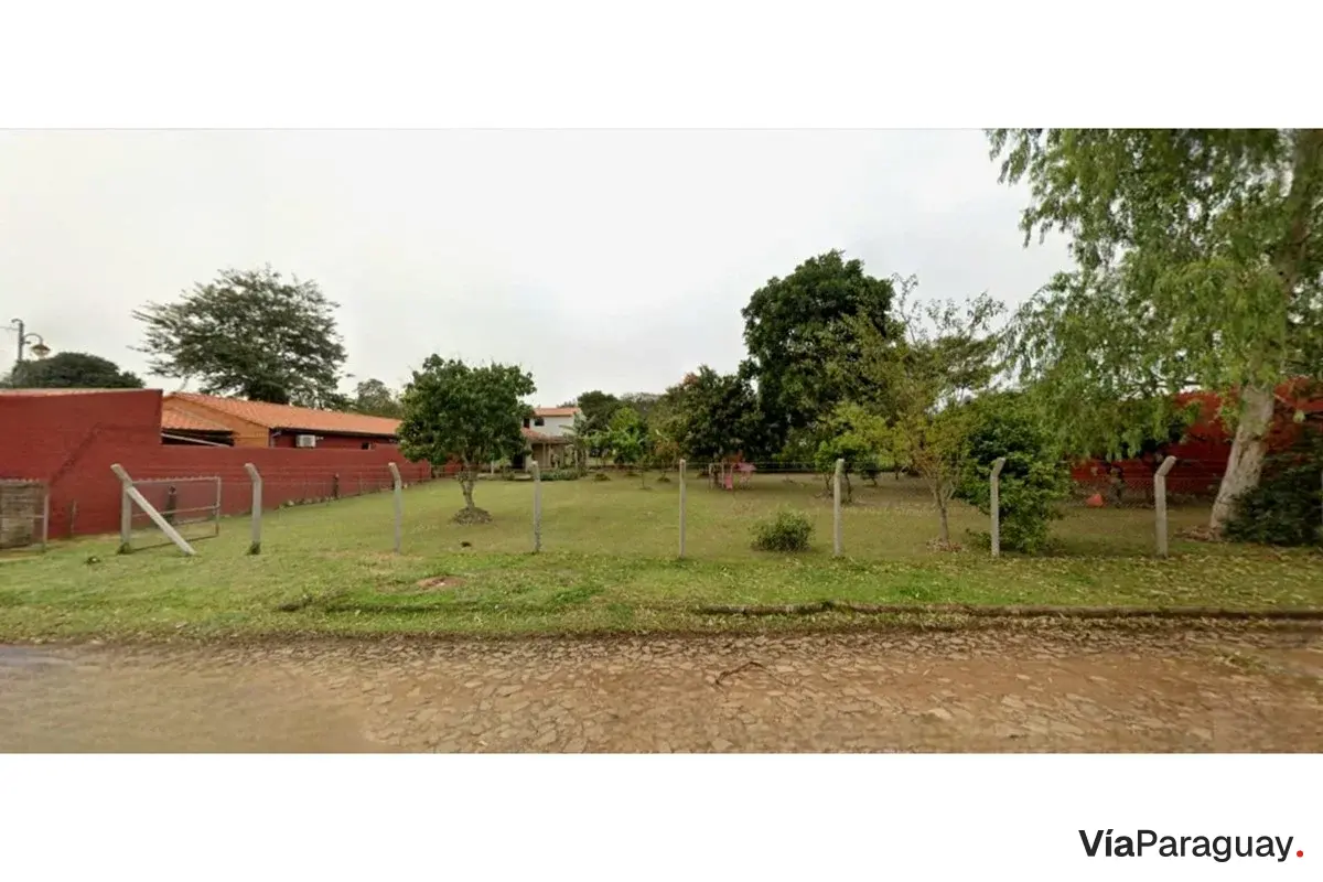 Terreno à venda com quincho em Mora Kué, Luque