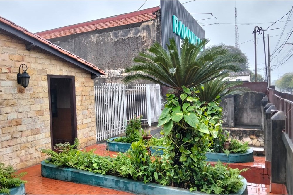 Terreno à venda com residência em Villa Aurelia
