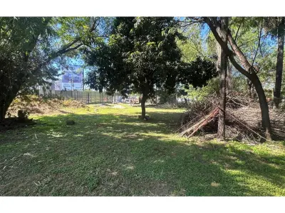 Terreno à venda de 1.324 m² em esquina em Luque