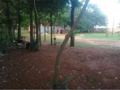 Terreno à venda com casa em Ñemby, 1442 m²