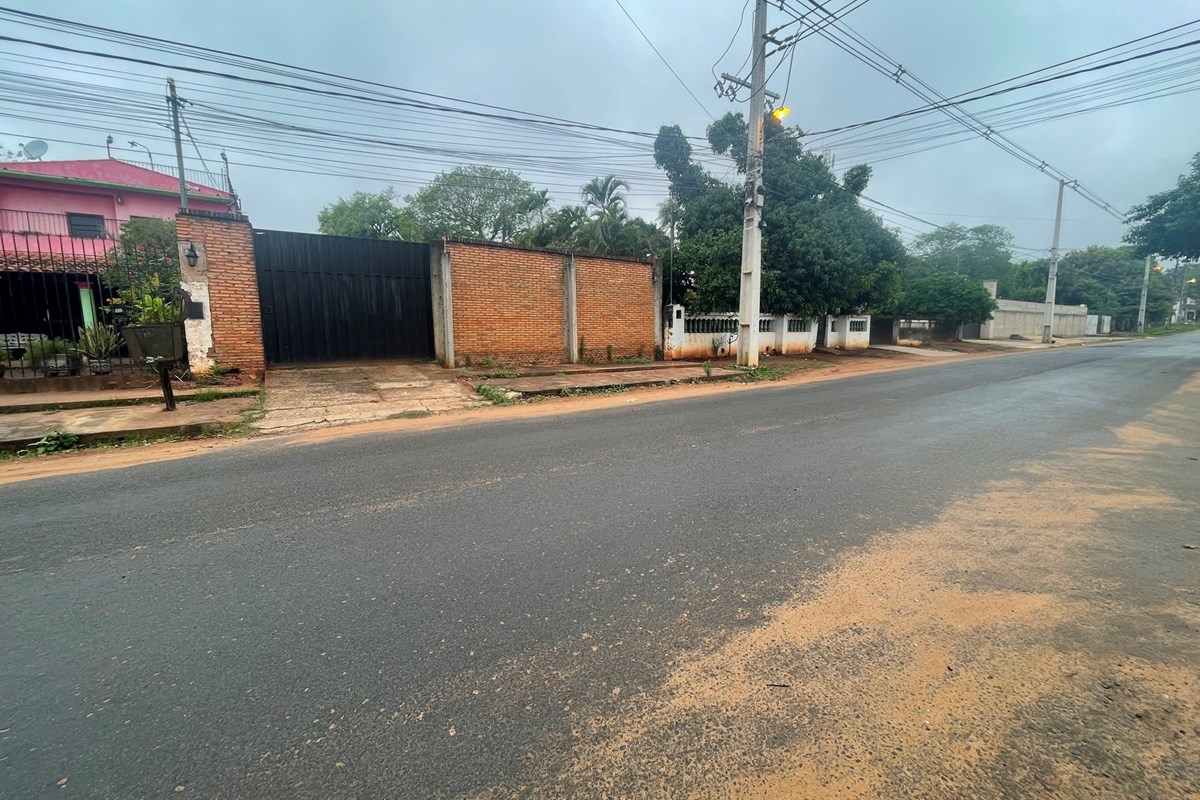 Terreno à venda de 2.082 m² em Santo Tomás, San Lorenzo