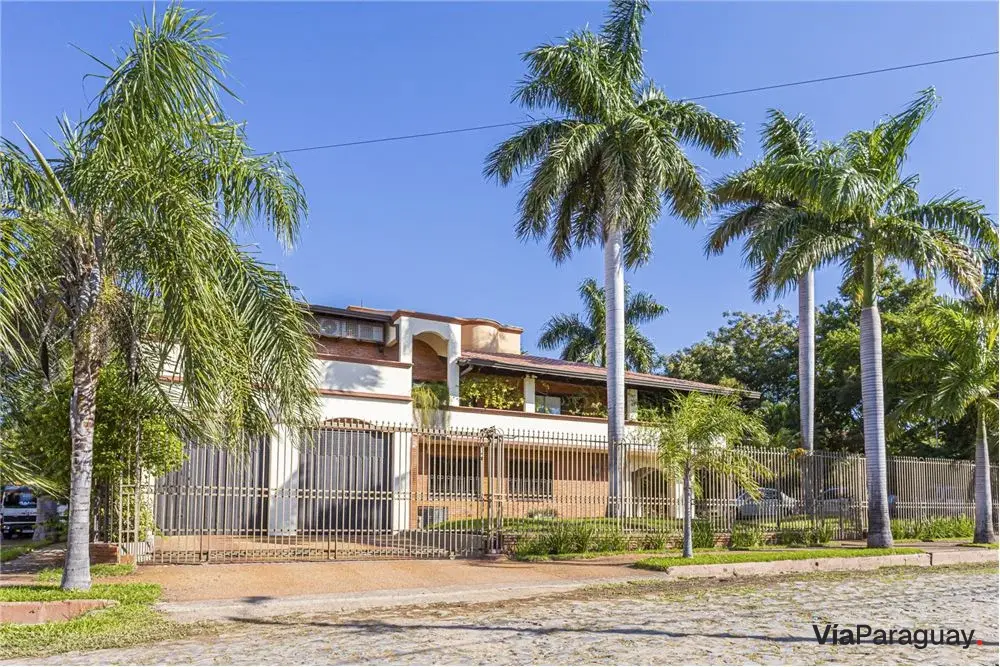 Terreno en venta de 2.580 m² en doble esquina, Ykua Satí