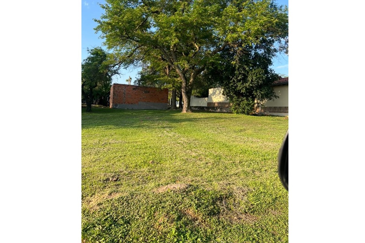 Terreno à venda de 360 m² em condomínio fechado, Ypané