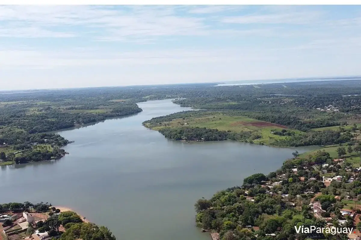 Land for sale, 360 m² facing the riverside setting in Ciudad del Este