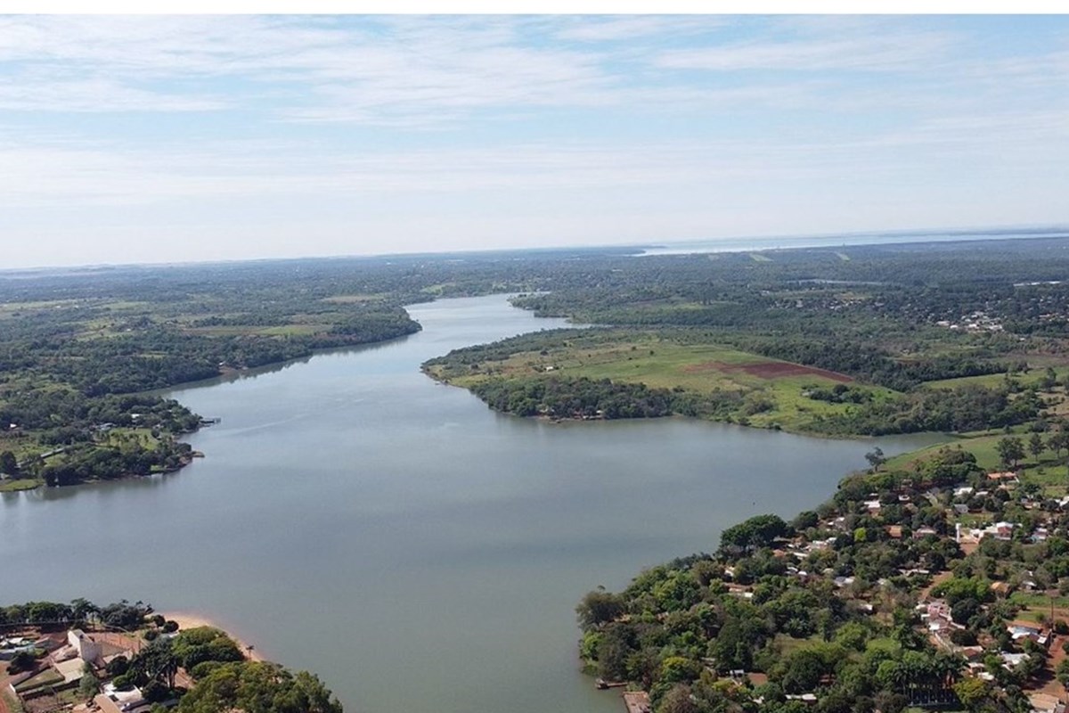 Terreno en venta de 360 m² frente al entorno ribereño en Ciudad del Este