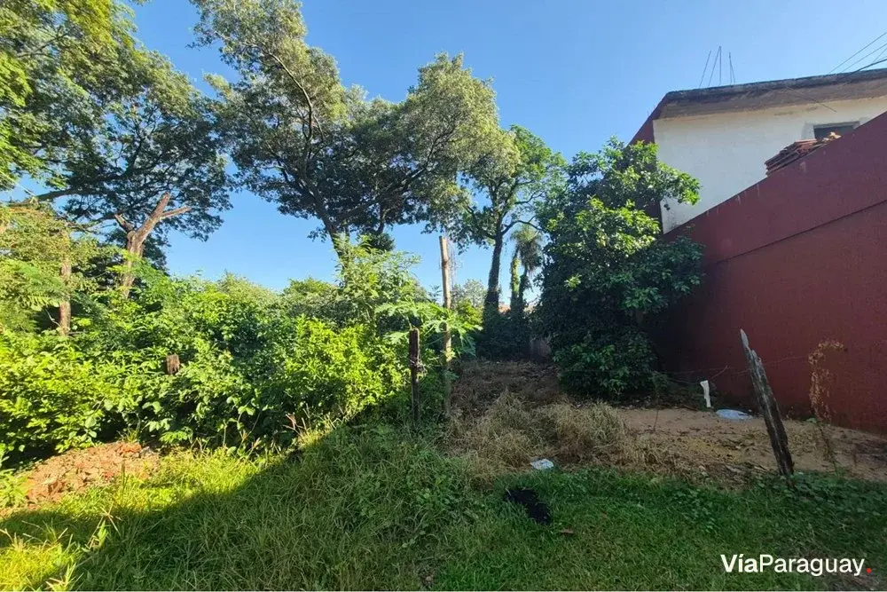 Terreno à venda de 366 m² em San Lorenzo