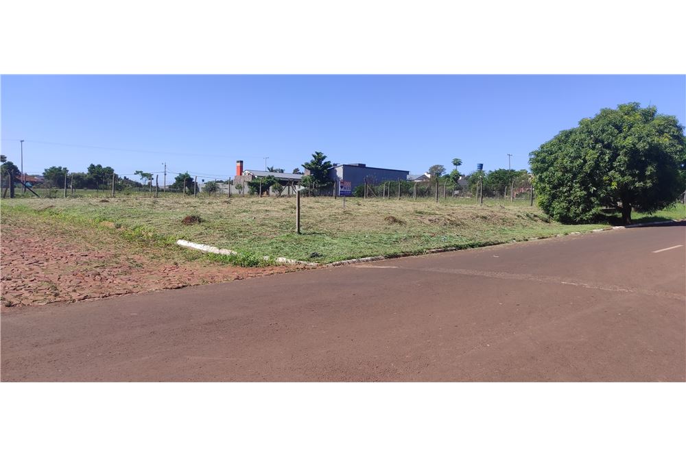 Terreno en venta de 420 m² en esquina en Hohenau