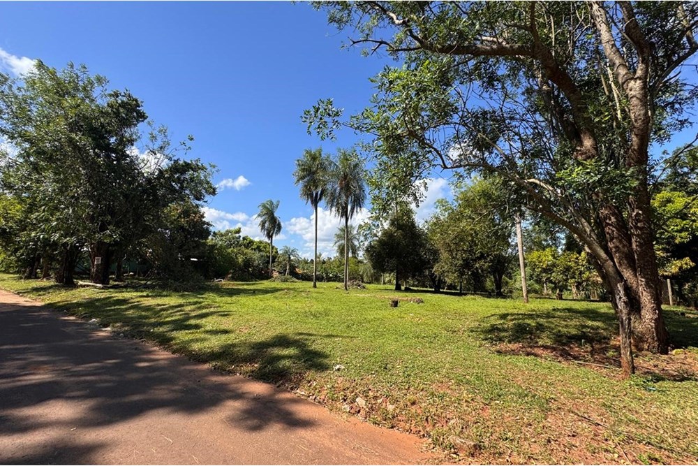 Terreno à venda de 4.620 m² no centro de Itakyry