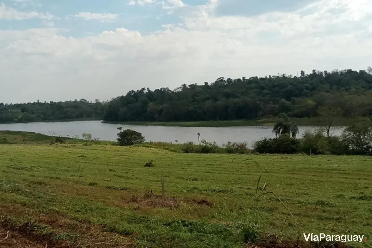 Land for sale of 996.75 m² with frontage on the Acaray River, Km 14