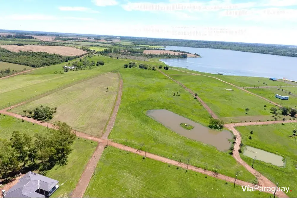 Terreno à venda em Aeroclub y Marina Paraqvaria, Carmen del Paraná