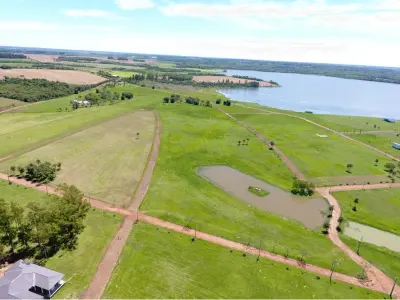 Terreno à venda em Aeroclub y Marina Paraqvaria, Carmen del Paraná