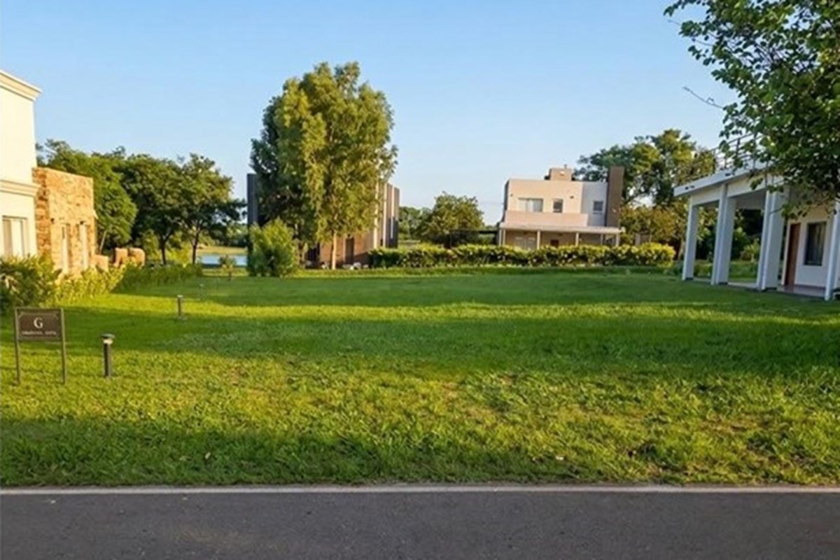 Land for sale in Aqua Village, Altos