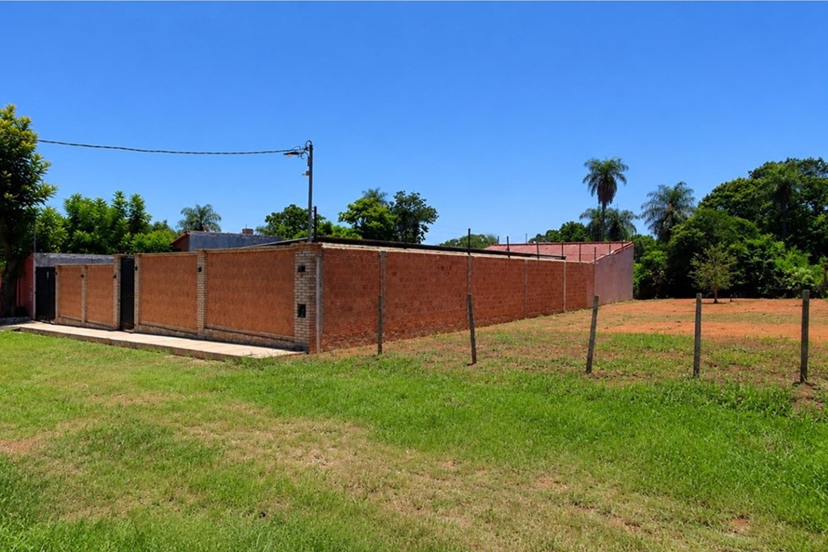 Terreno en venta en Areguá – Barrio Pindolo